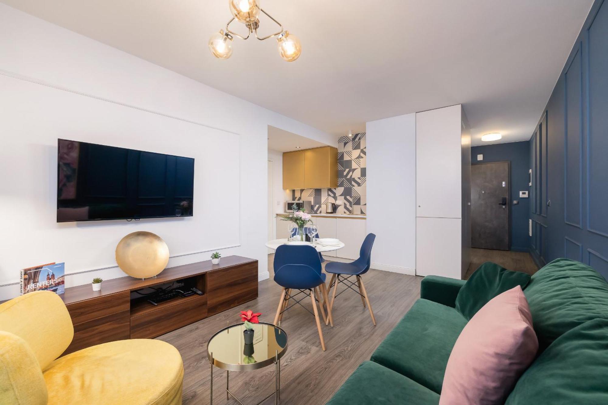 Blue And Green Apartment With Bright Pink Bedroom In Krakow By Noclegi Renters Kültér fotó